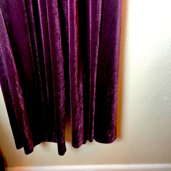 NWOT VELVET Urban Outfitters Molly Culotte Solid Burgundy Jumpsuit Romper - Picture 8 of 8